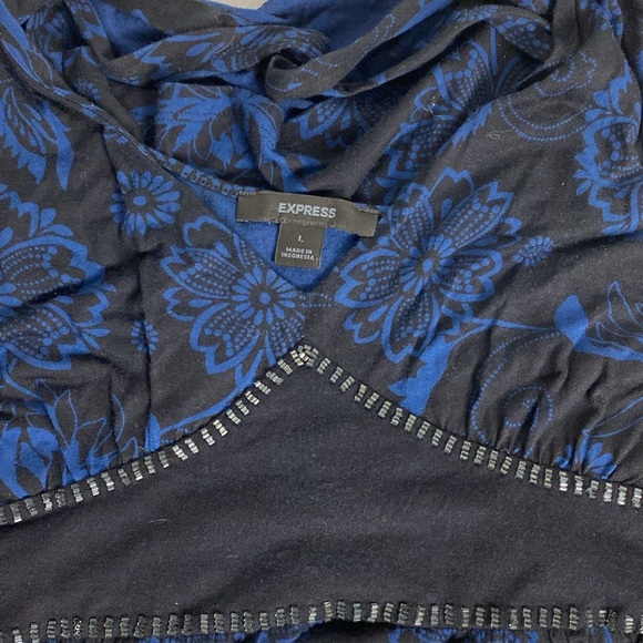 🔷Express Blue Floral Embellished Empire Waist Halter Top Size Small - Picture 5 of 5